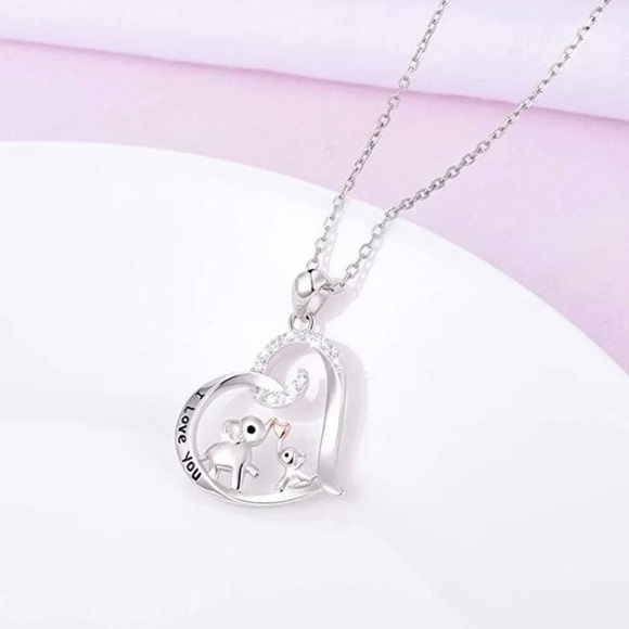 Elephant, baby and mama necklace - Picture 3 of 4